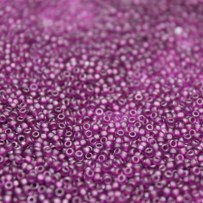Frosted Sugar Plum Sparkle ~ 11/0 JSB F323