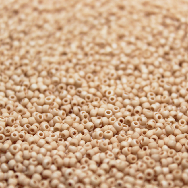 Matte Toasted Pine Nut ~ 11/0 JSB F890