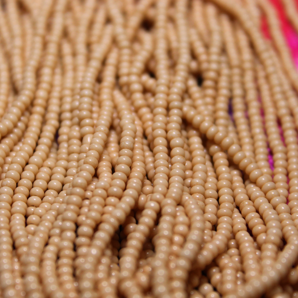 11/0 Czech Opaque Wheat Solgel - 11-108