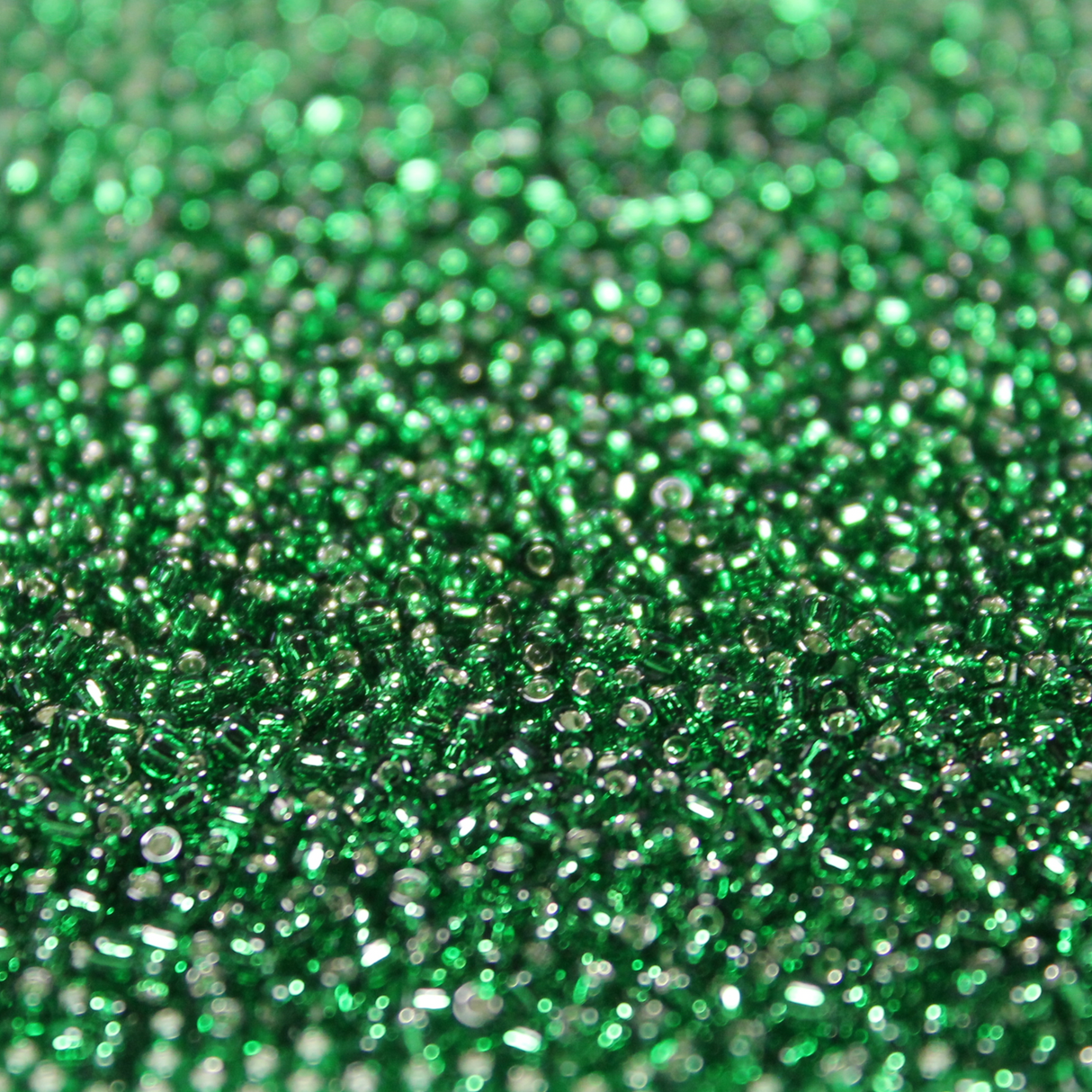 Silver Lined Green ~ 15/0 JSB 16