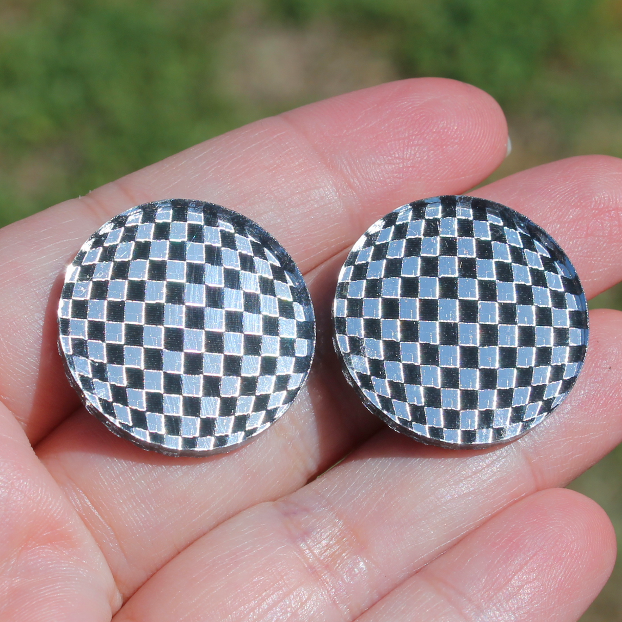 1" Black Checkerboard Circle Mirror - S27