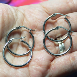 (2 pr) 25mm Stainless Steel Silver-Toned Hoop Earrings - Hoop 1