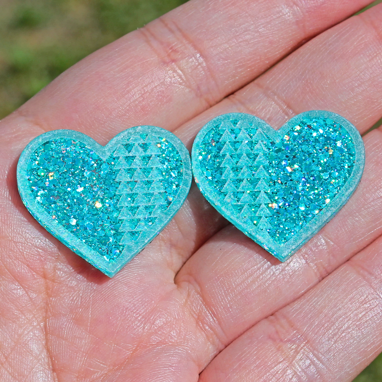 1" Turquoise Thunder-Heart Glitter Cabochons - S71