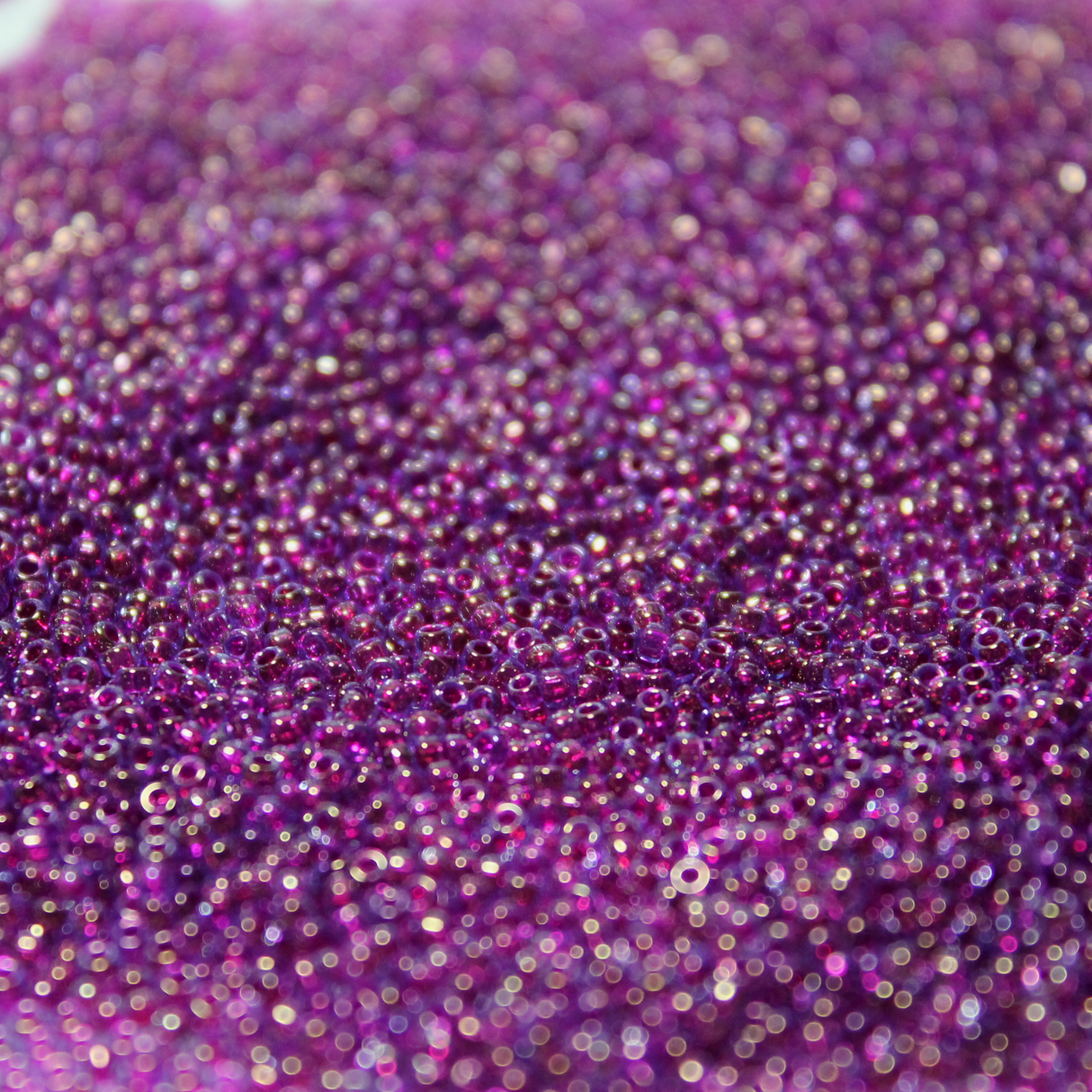 Fuchsia Lined Aqua Luster ~ 15/0 JSB 352