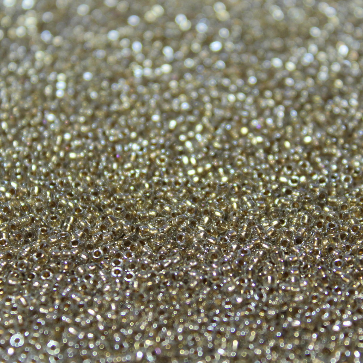 Light Golden Olive Lined Crystal Luster ~ 15/0 JSB 378