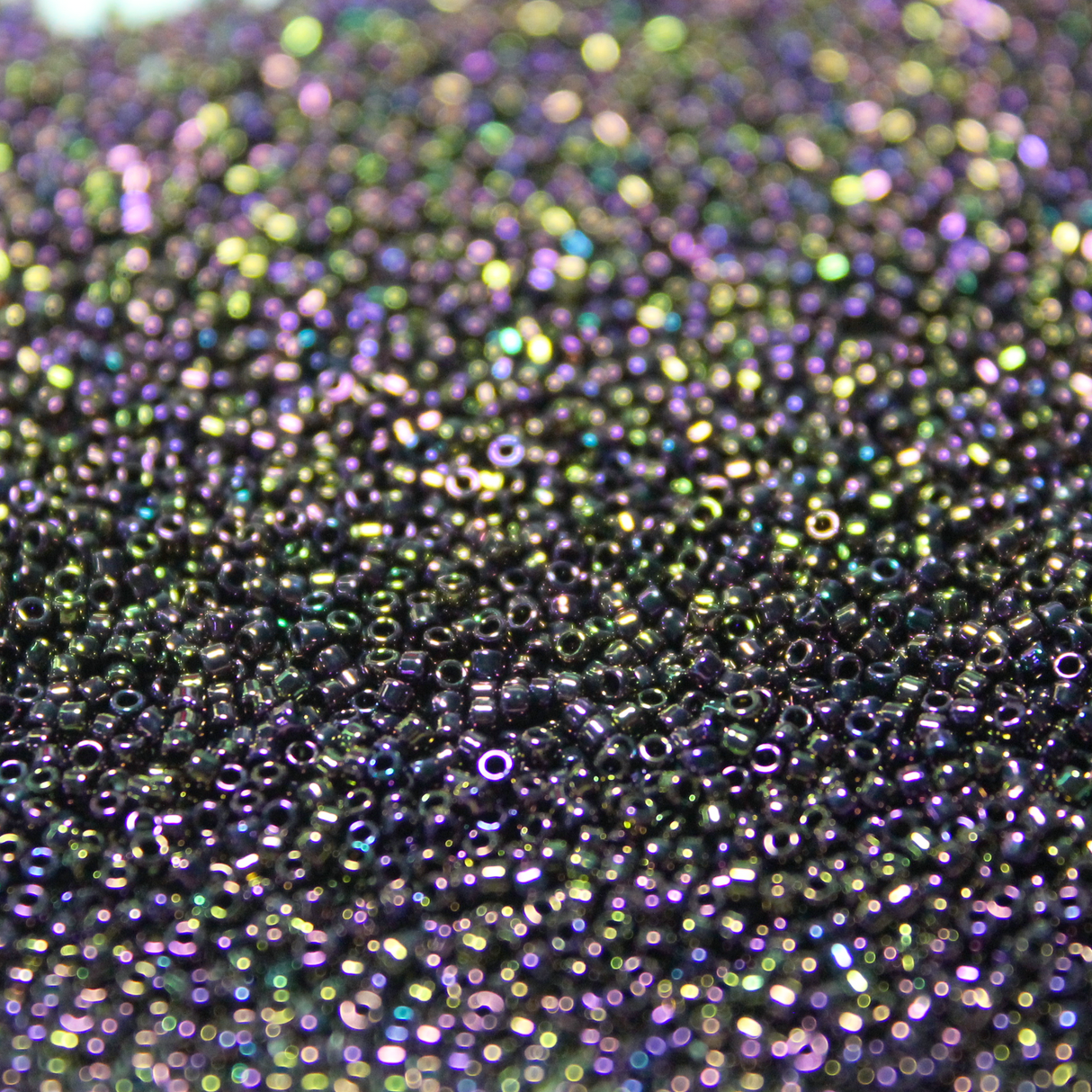 Metallic Dark Plum Iris ~ 15/0 JSB 454