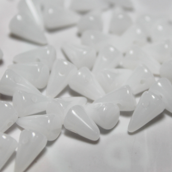 5x8mm Spike (48 pcs) Chalk White ~ Spike 6