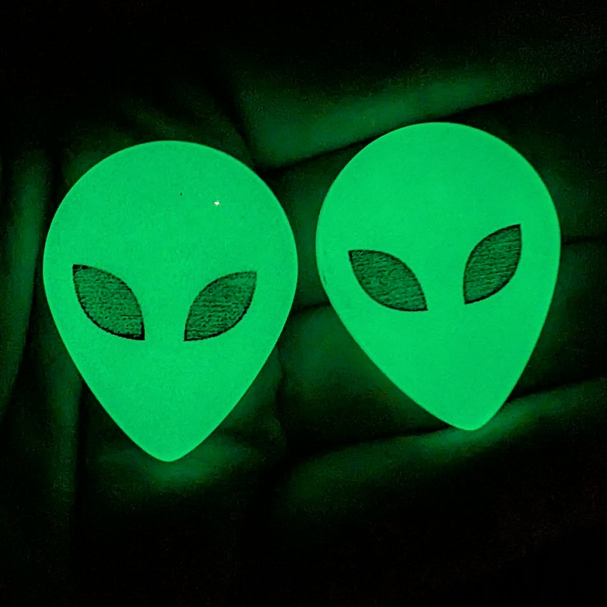 1 & 1/4" Glow in the dark Green Alien Cabochons - S12