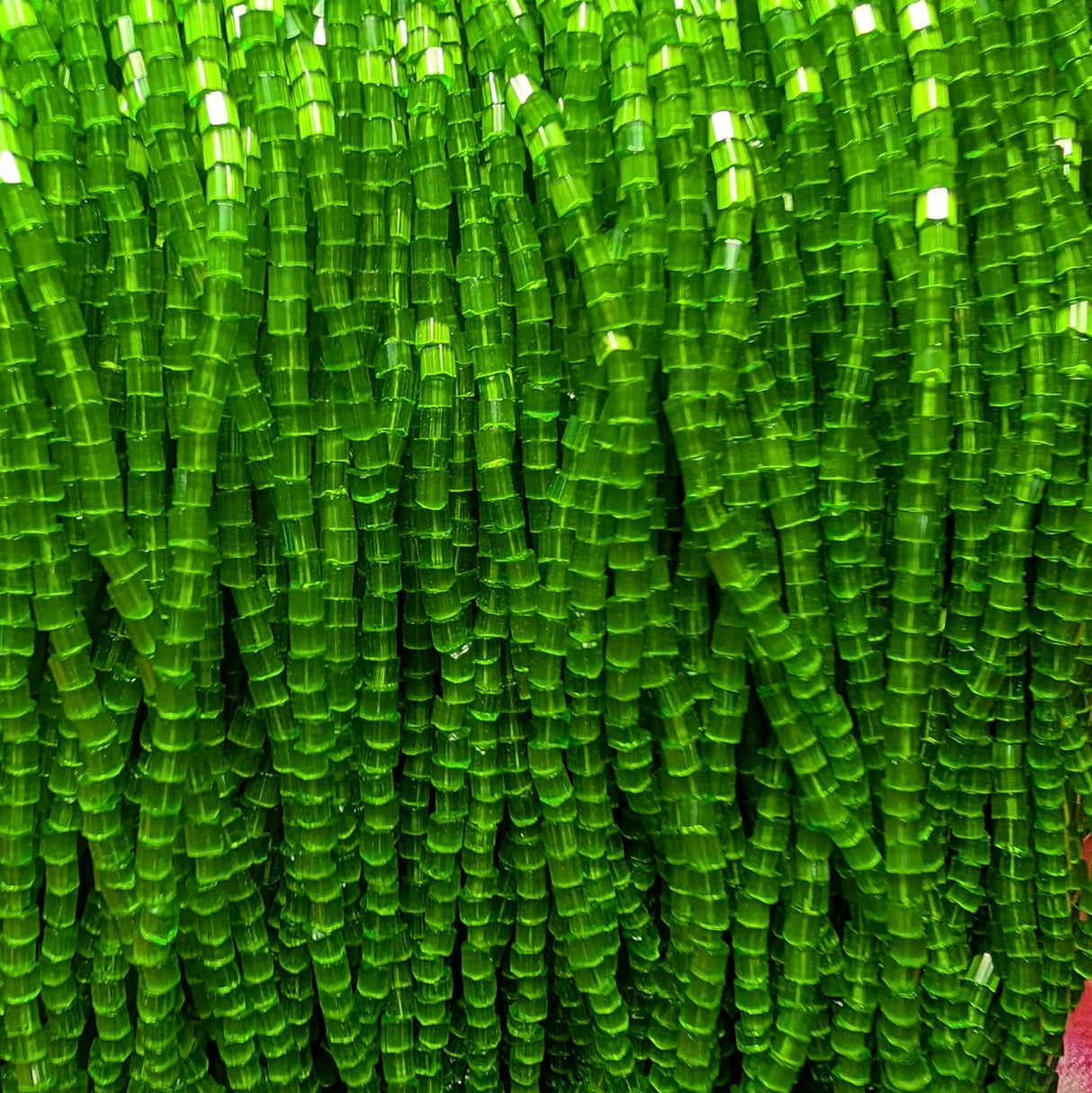 11/0 Czech 2 Cut Satin Green - 112C-27
