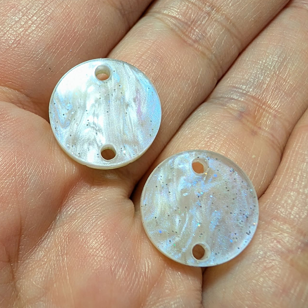 5/8" Acrylic White Pearl Round Connectors - P153
