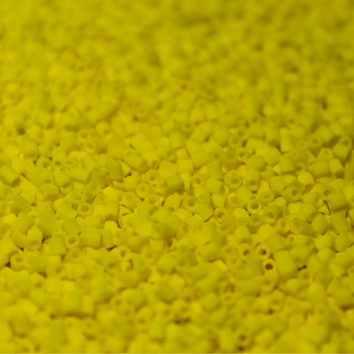 Opaque Matte Corn Yellow ~ 11/0 HEX F404A