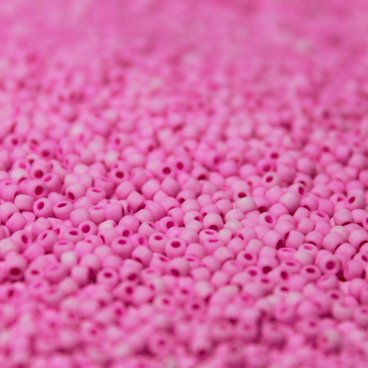 Matte Neon Crushed Carnation ~ 11/0 JSB F449T