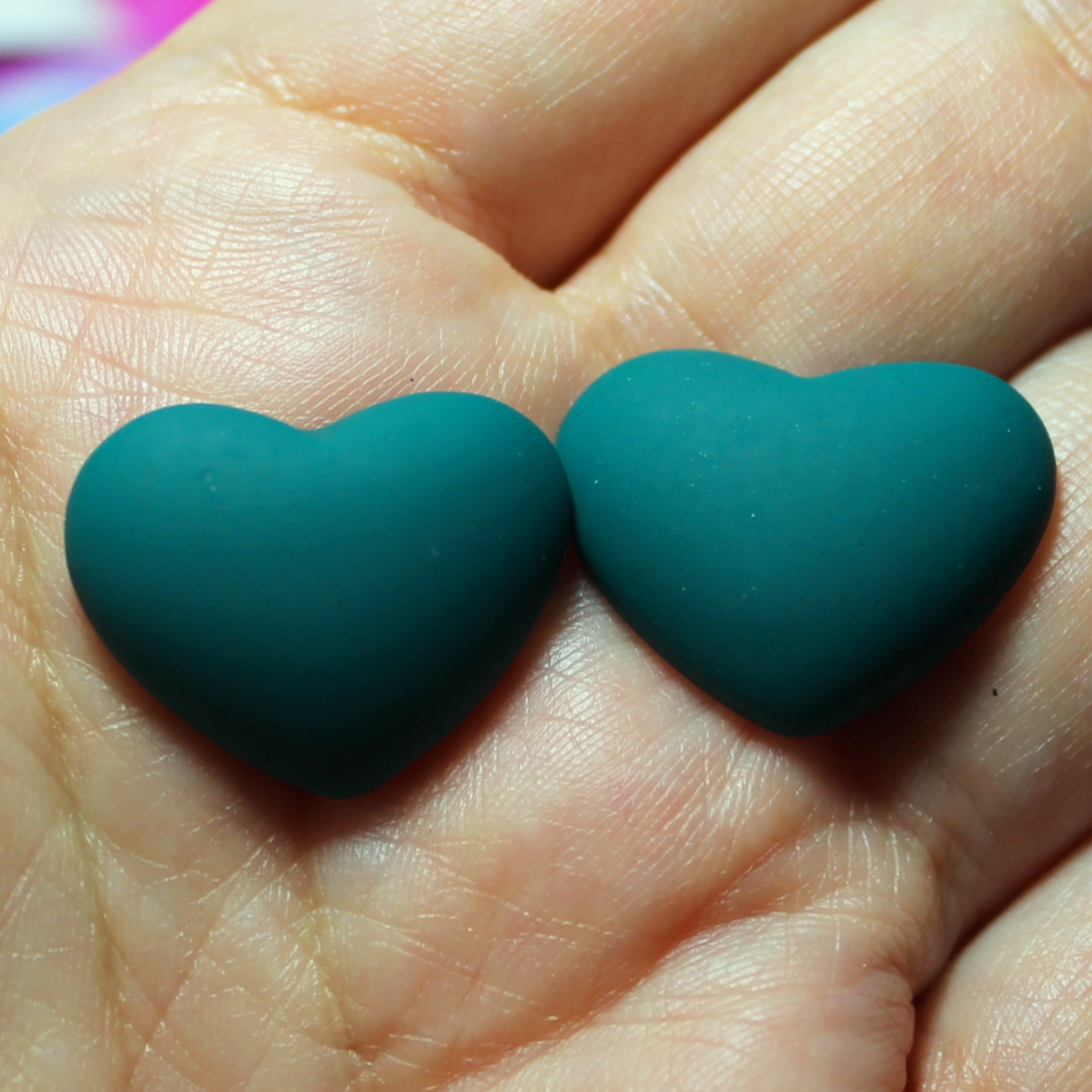 17x22 Matte Heart Resin Cabochon Emerald Green - P95