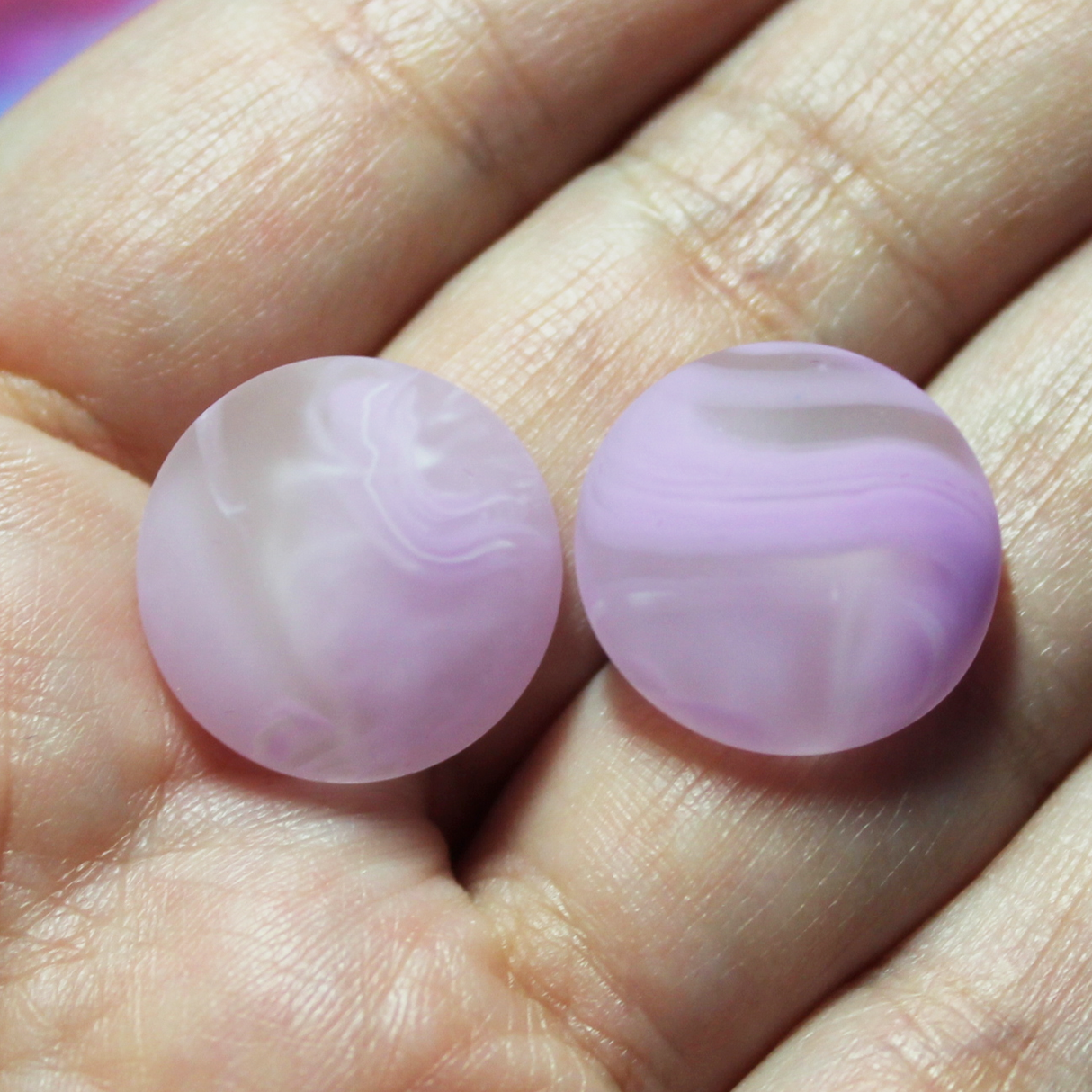 18mm Matte Round Resin Cabochon Marbled Light Amethyst - P97