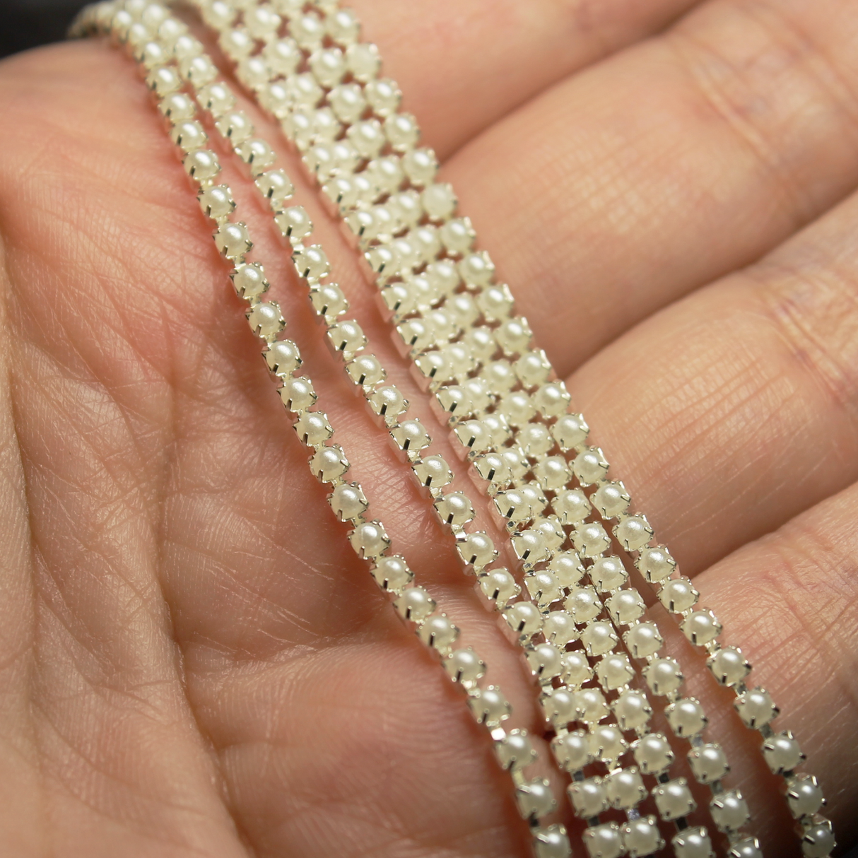 5 yards SS6 White Pearl on Silver Banding - MB8