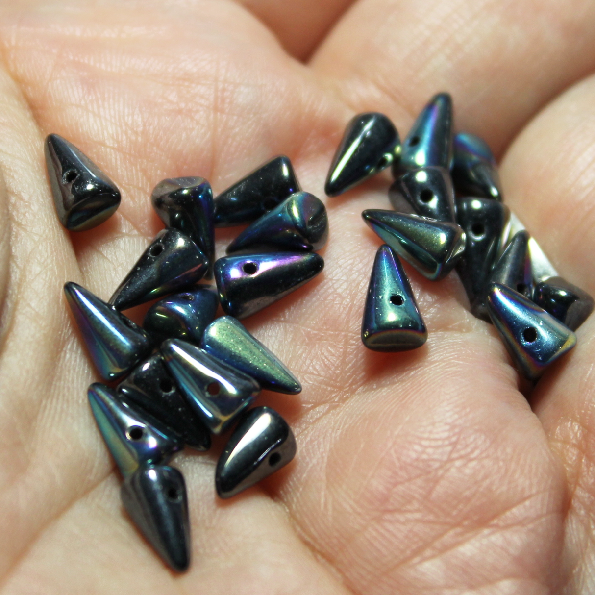 5x8mm Spike (24pcs) Gunmetal AB  ~ Spike 61