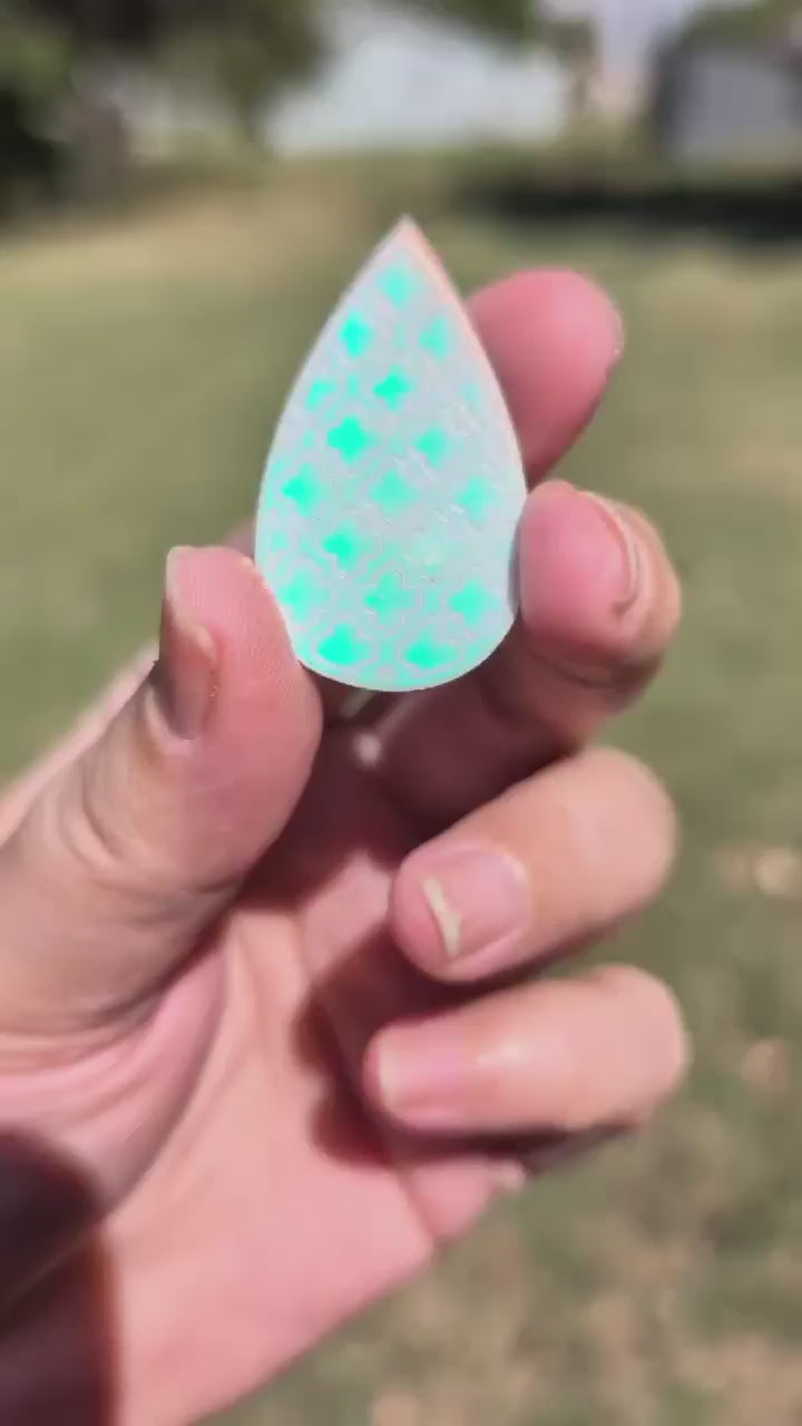1 1/2" White Iridescent Lattice Acrylic Teardrop Cabochons - P131