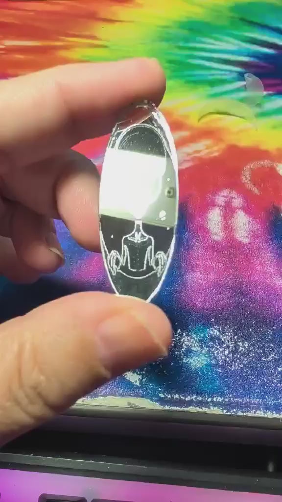 1¾"  Alien Peek-A-Boo Oval Mirror - S83