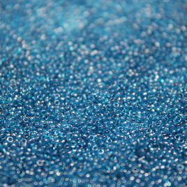 ** Closeout ** 15/0 Bondi Blue Lined Crystal - 386
