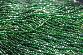 ***CLOSEOUT *** 9/0 Tri-Cut Transparent Emerald Luster - 9T124