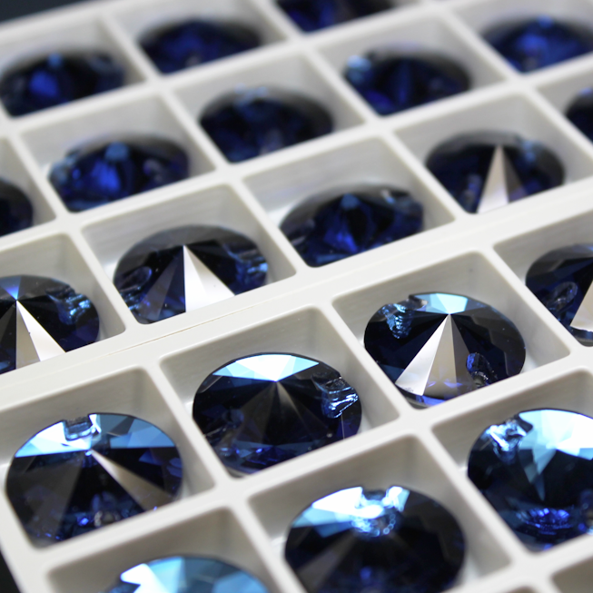 18mm Sapphire Rivoli Rhinestone - C180