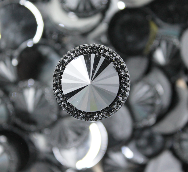 Black Rivoli Resin Flatback Gems - S74