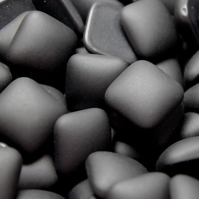 17x17mm Matte Square Resin Cabochon Black - P43